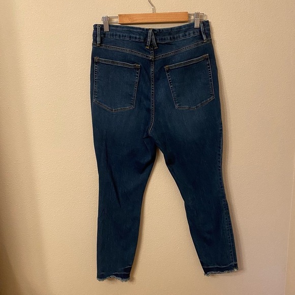 Good American Fray Hem Good Waist Crop Women's size 15 Blue Denim Jeans Casual - Picture 4 of 11